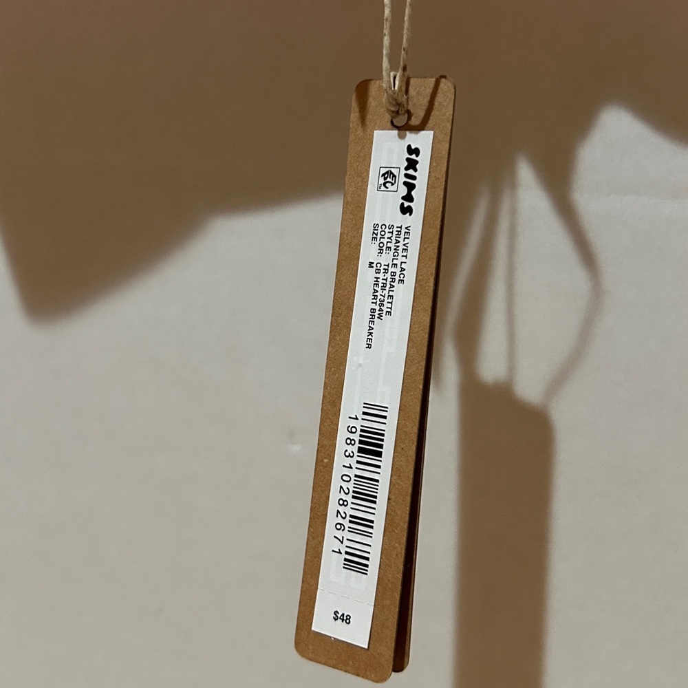 Skims Velvet Lace Triangle Bralette CB Heart Breaker Size Medium New W/Tags! - Picture 7 of 7